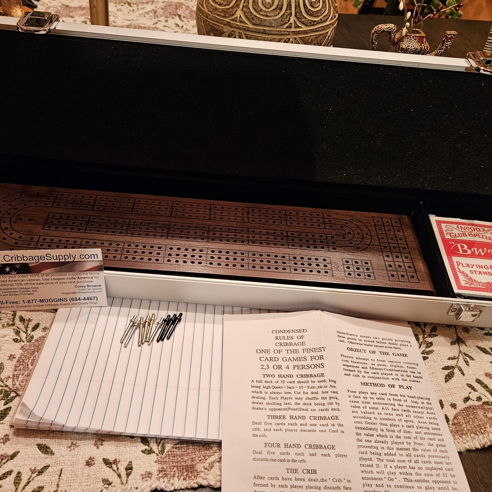Walnut 3-Track Cribbage Board In Aluminum Carrying Case Complete